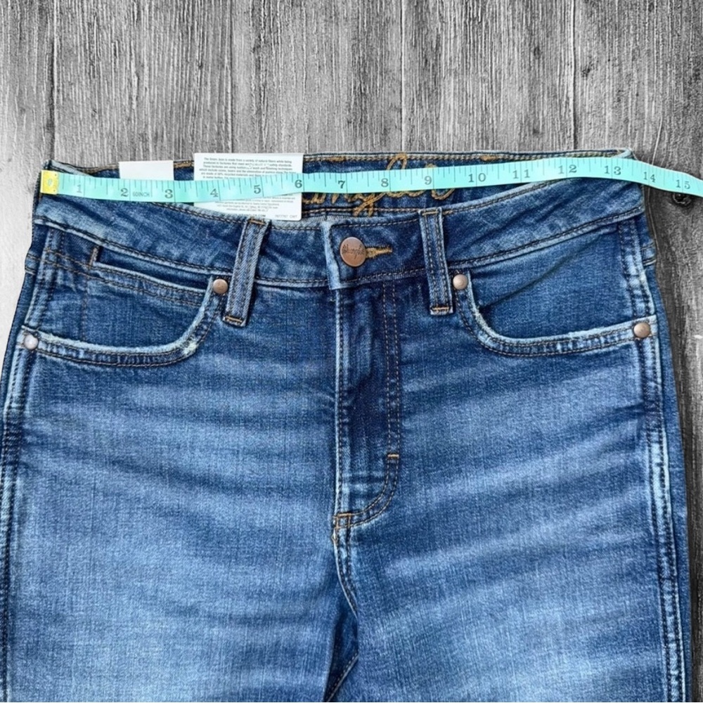 Wrangler Retro High Rise Trumpet
UltraFlare Jeans Tall 26x34 - Picture 5 of 13